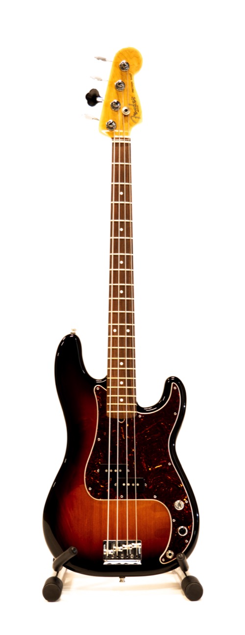 Vuokraa basso - Fender Precision Bass